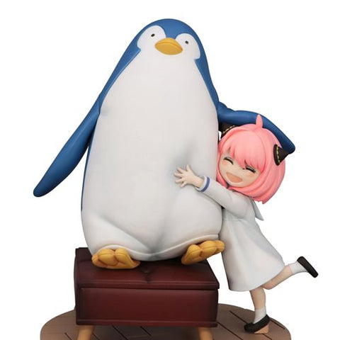 Spy x Family Anya Forger with Penguin Exceed Creative Statue